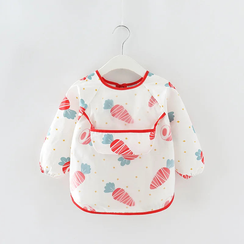 Lätzchen mit Ärmel für Babys & Kleinkinder in verschiedenen Designs