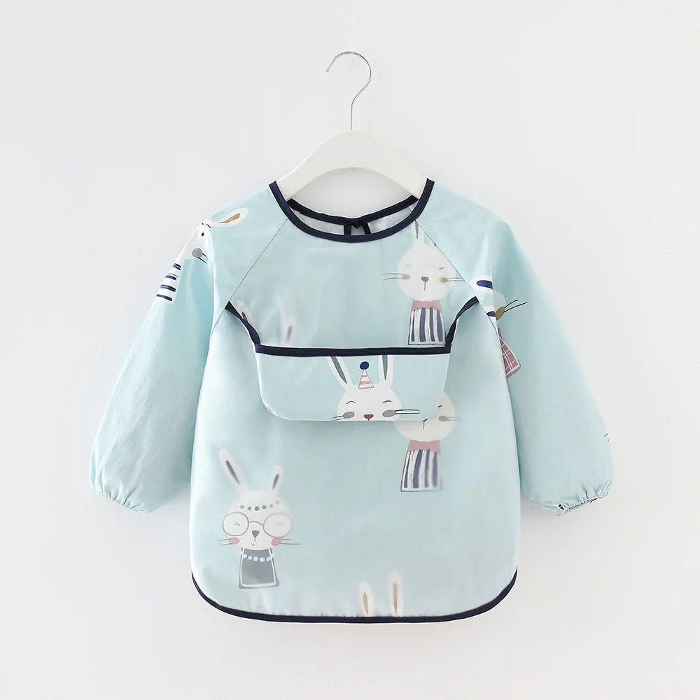Lätzchen mit Ärmel für Babys & Kleinkinder in verschiedenen Designs