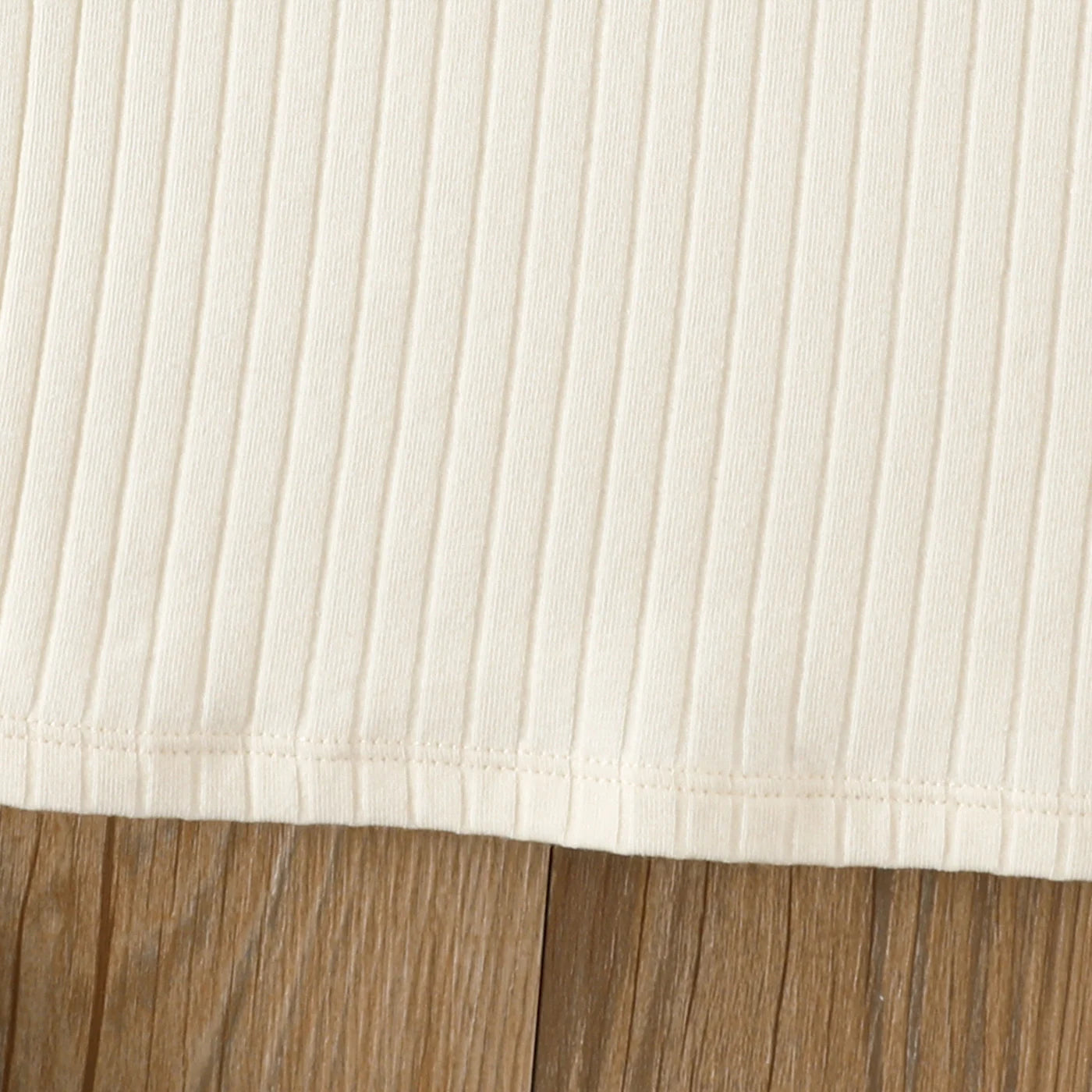 Kuschelweiches Strickkleid für kleine Trendsetter