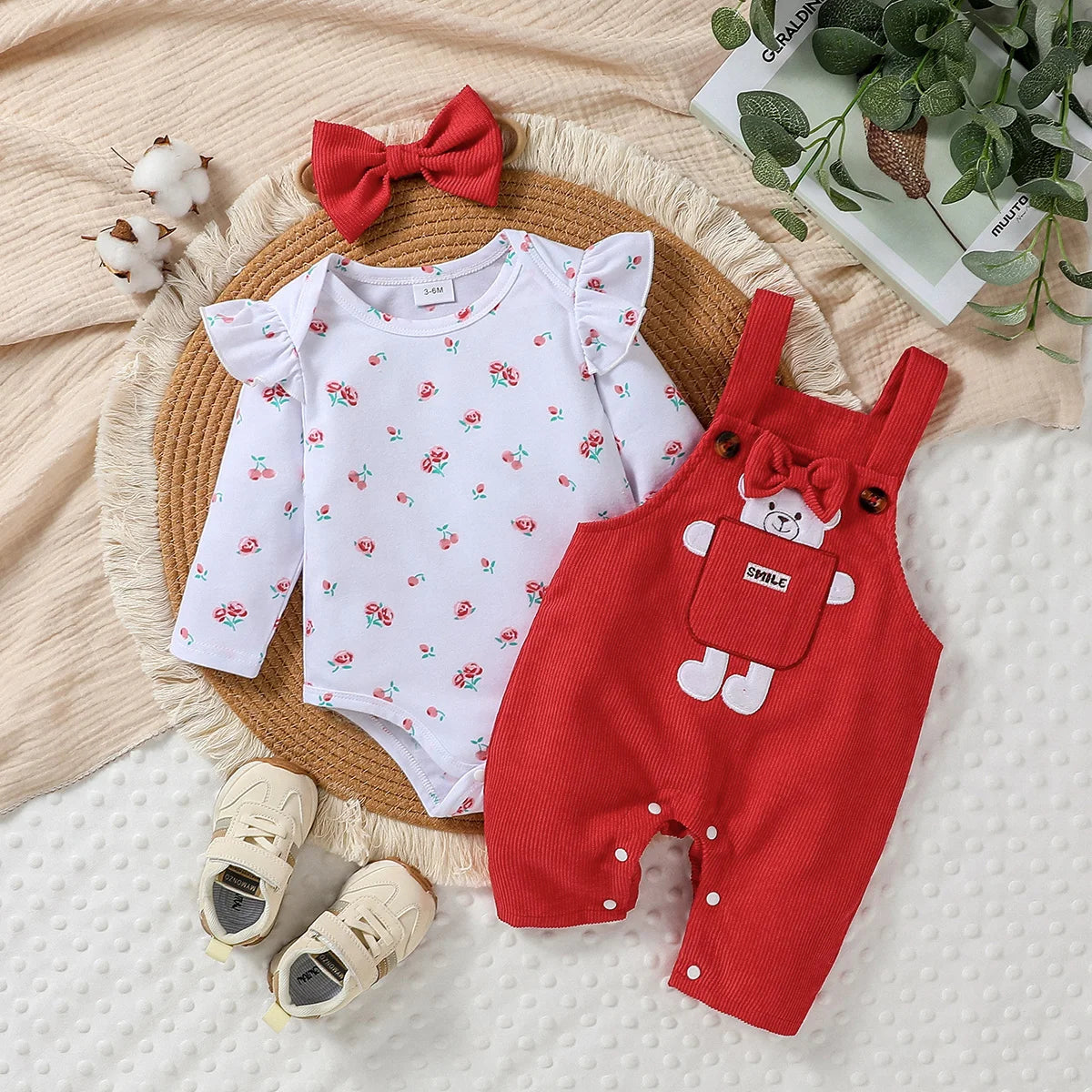 3-teiliges Baby-Outfit mit Body, Latzhose & Haarband