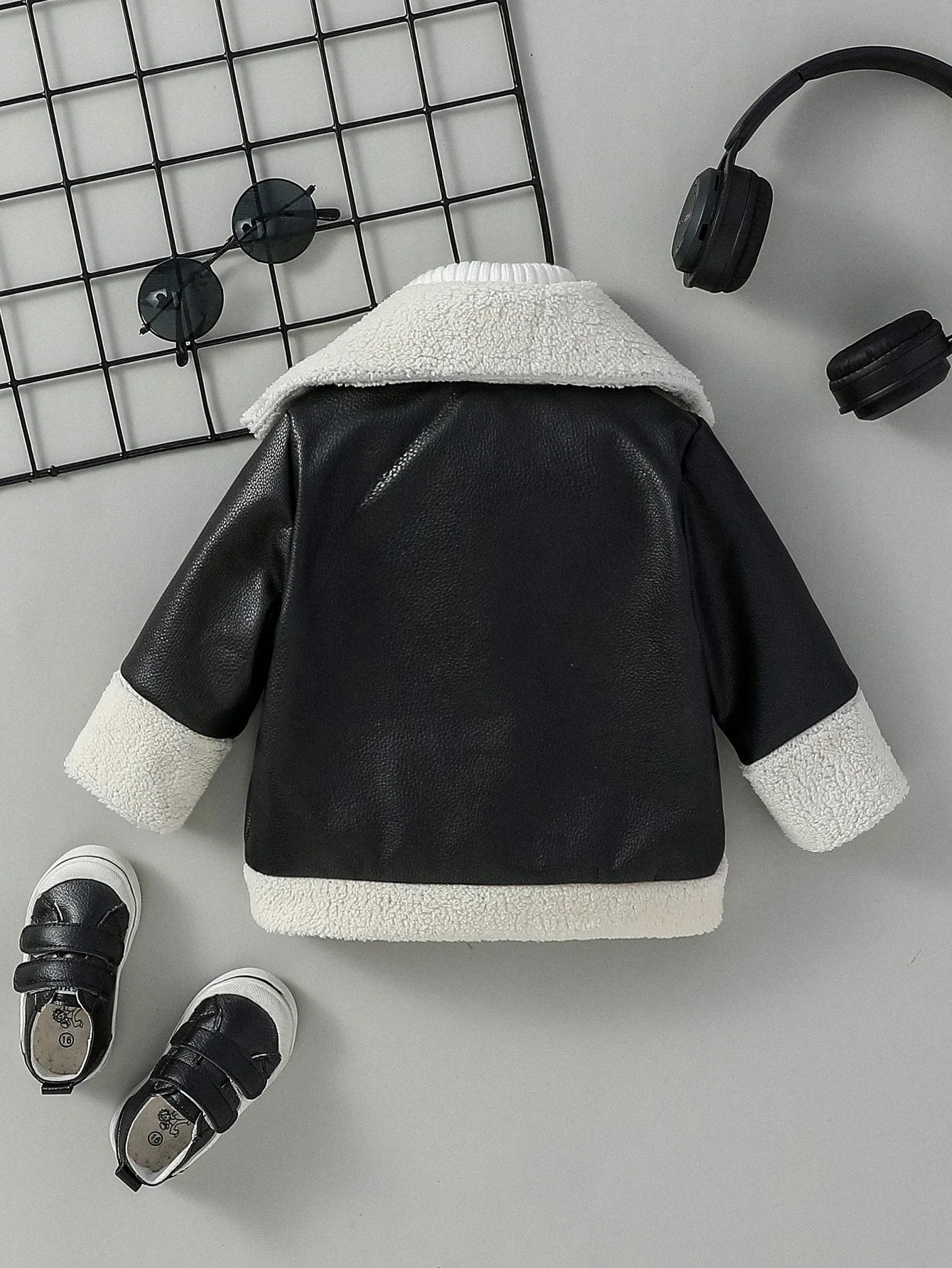 Kuschelweiche Lammfell-Imitat Jacke für kleine Trendsetter