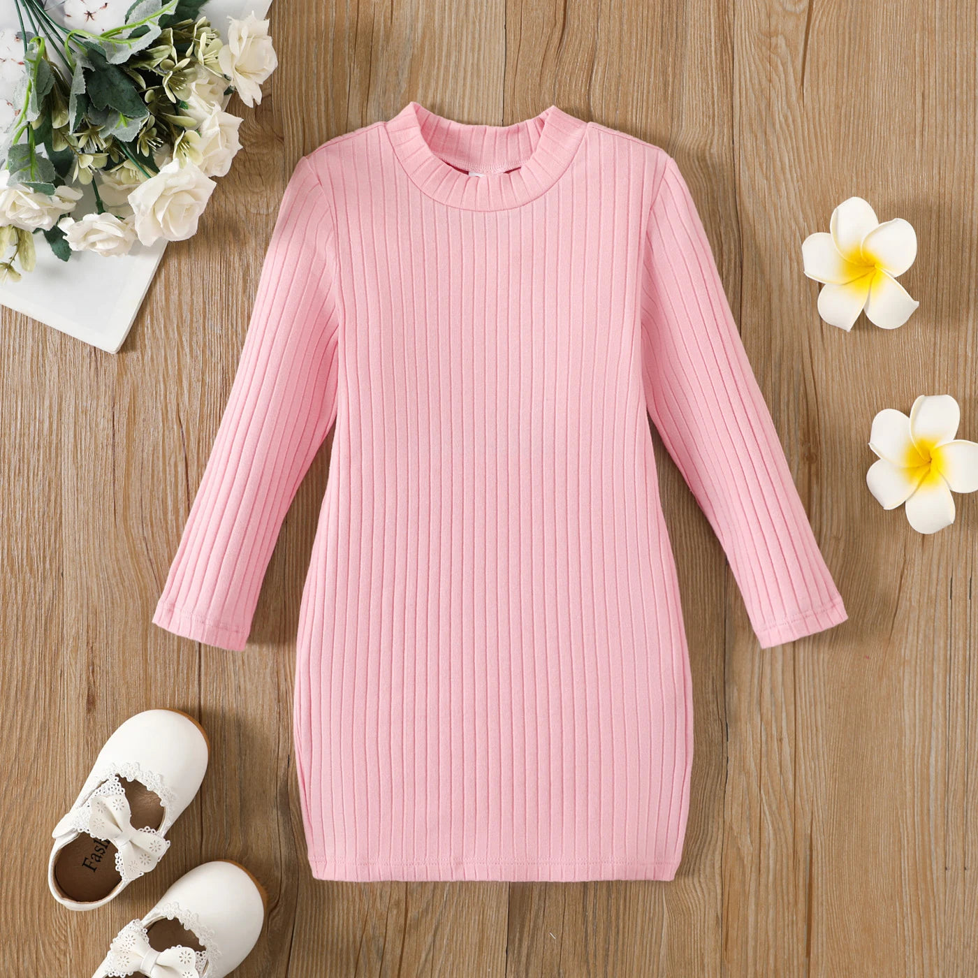 Kuschelweiches Strickkleid für kleine Trendsetter