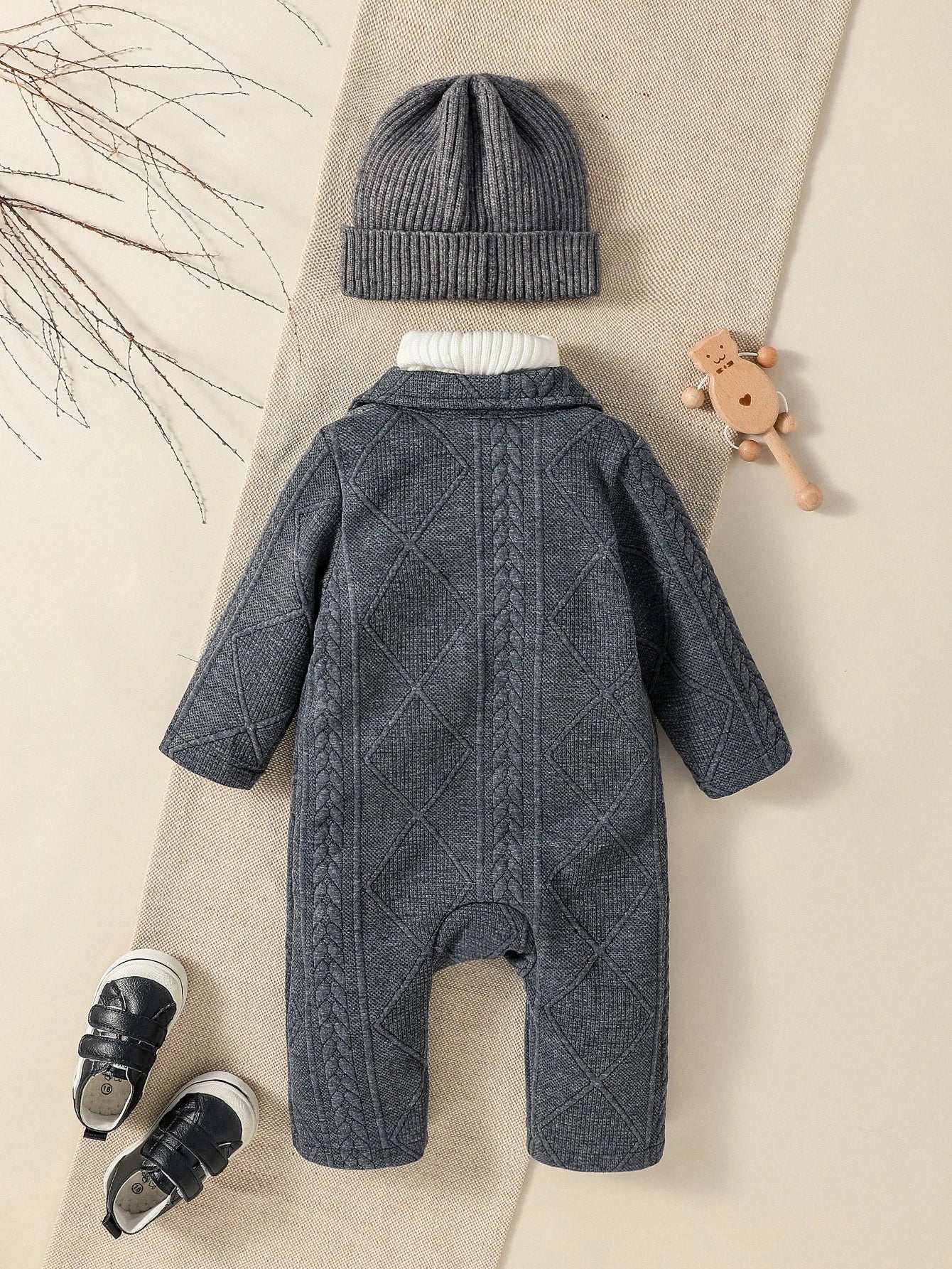 Kuscheliger Komfortanzug "Little Explorer"