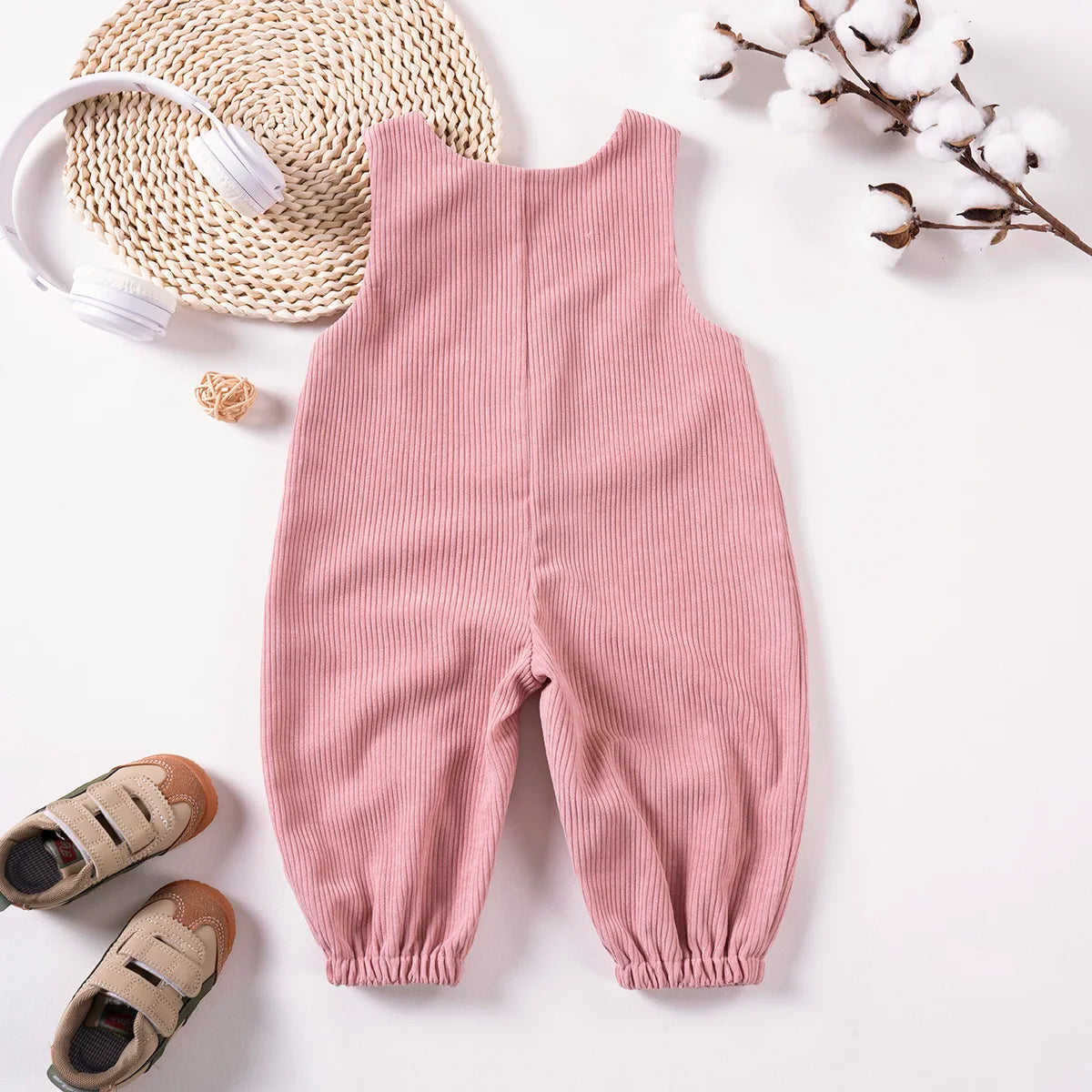 Cord-Latzhose für Babys & Kleinkinder mit Bären-Applikation