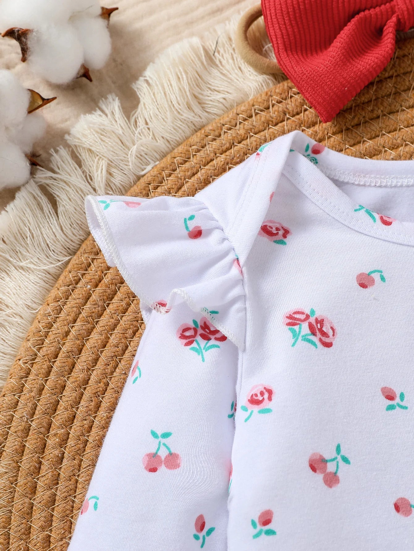 3-teiliges Baby-Outfit mit Body, Latzhose & Haarband
