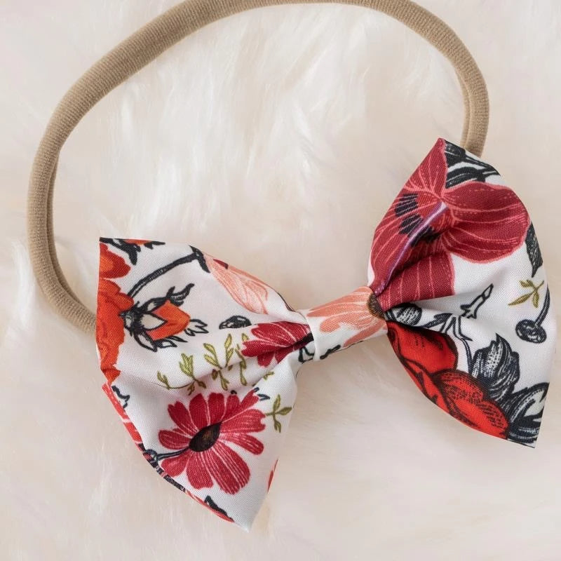 Zauberhafte Baby-Kleidchen-Sets für Mädchen