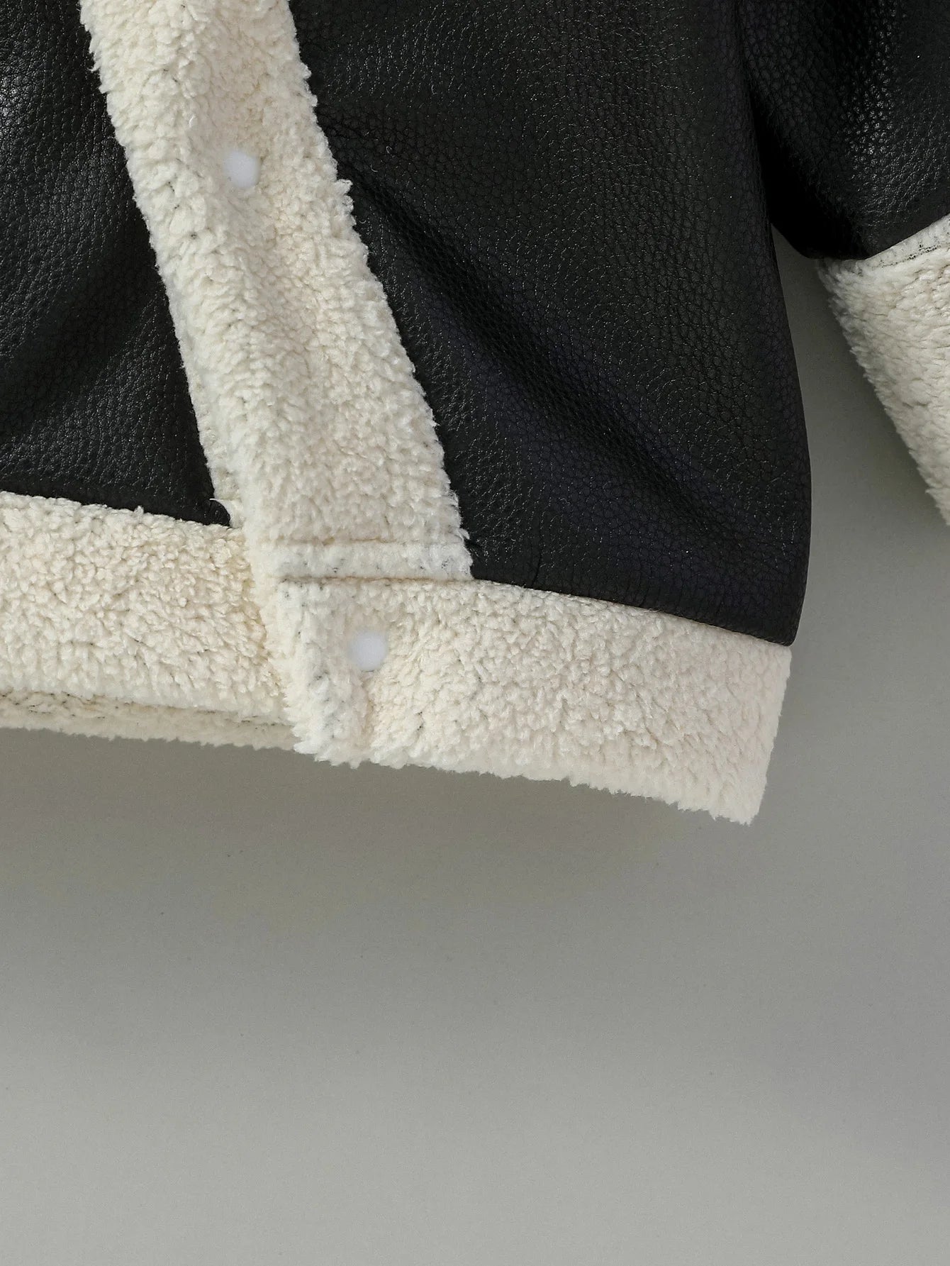 Kuschelweiche Lammfell-Imitat Jacke für kleine Trendsetter