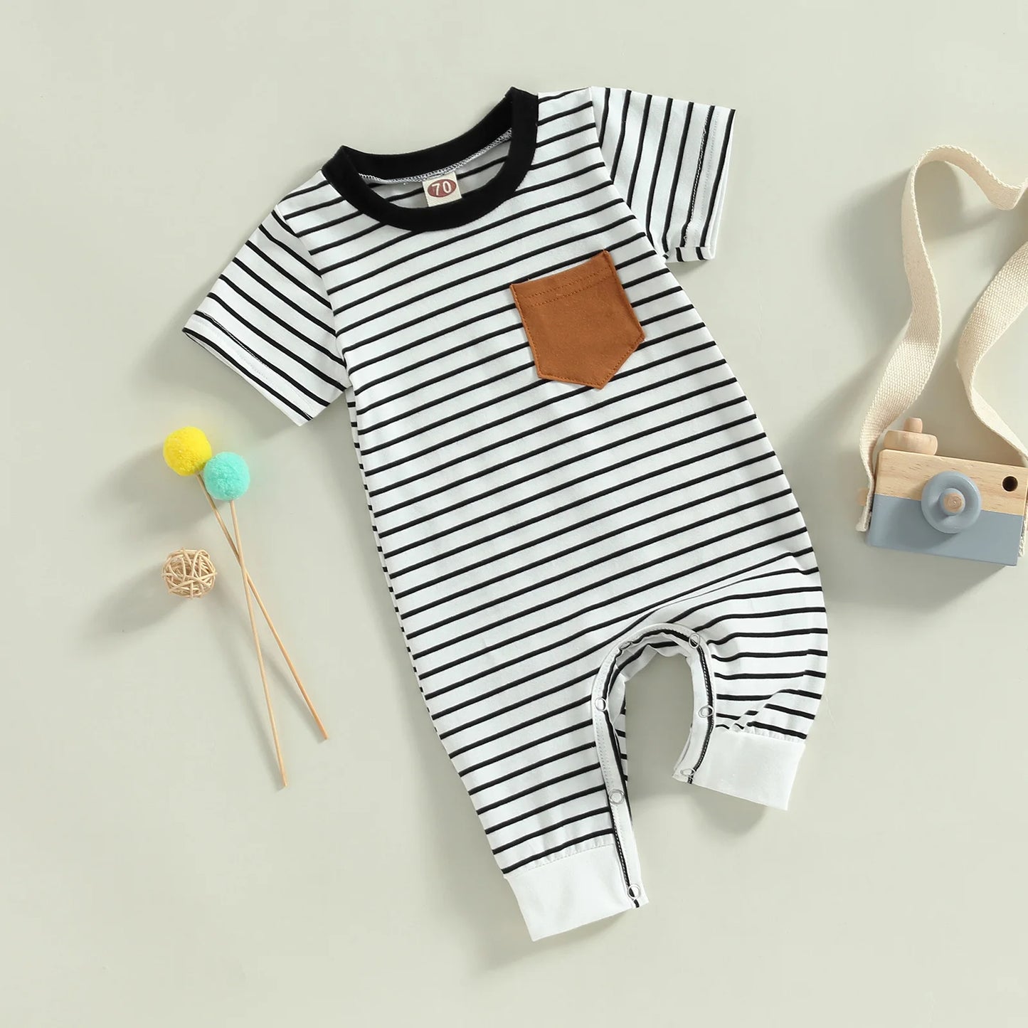 Kuschelweicher Abenteuer-Strampler von Modern Kid