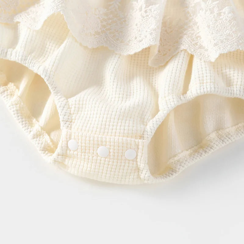 Zauberhaftes Baby-Mädchen Kleid „Lia“ mit Spitze