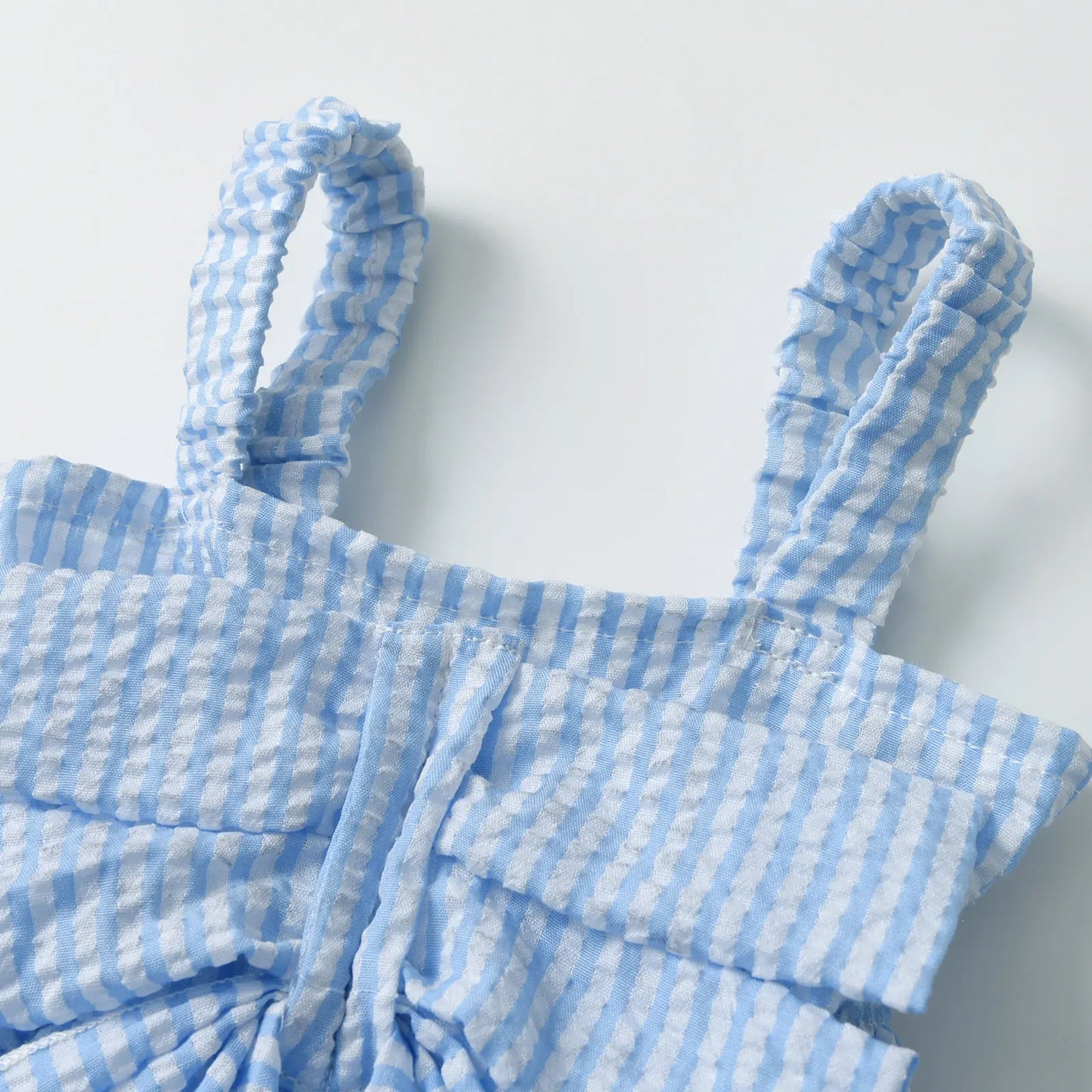 Zauberhafter Baby Mädchen Romper mit Rüschen & Schleife