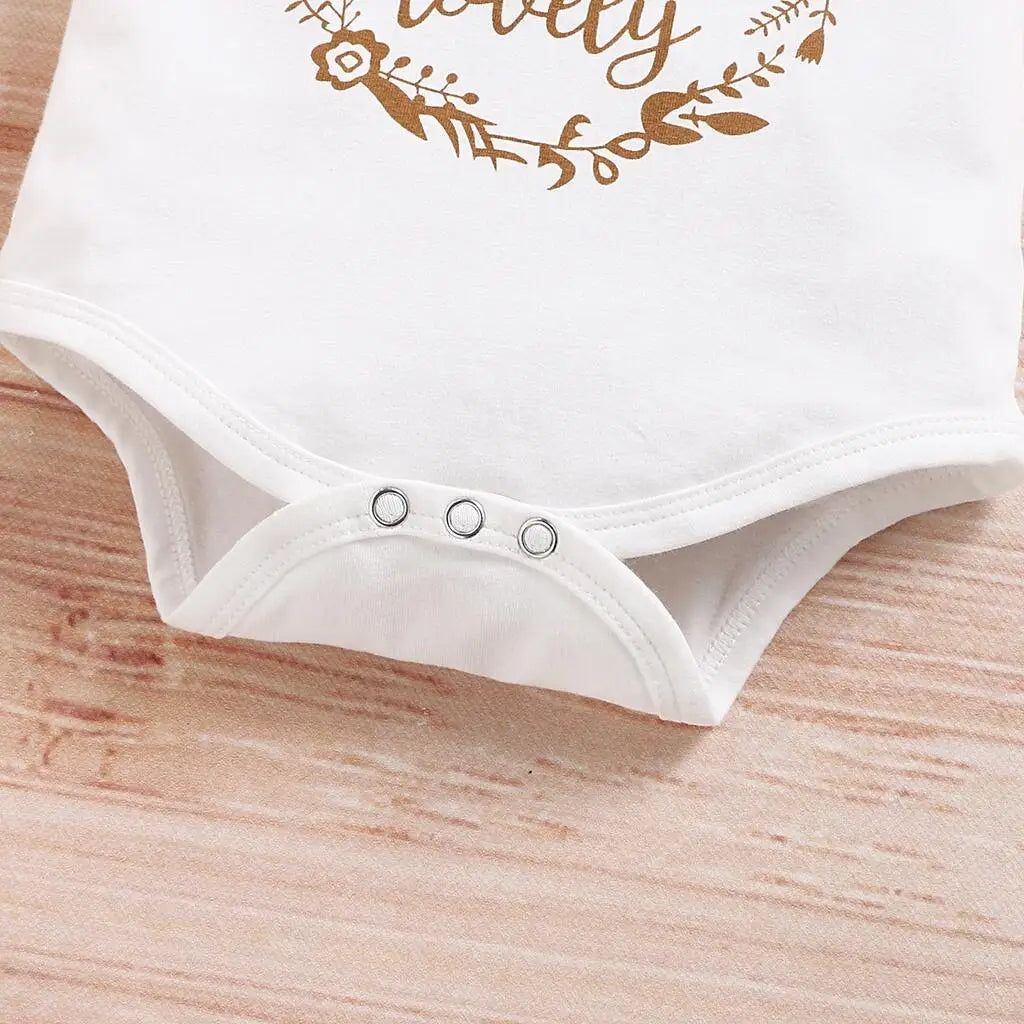 2-teiliges Baby Set für Mädchen: „Isn’t She Lovely“
