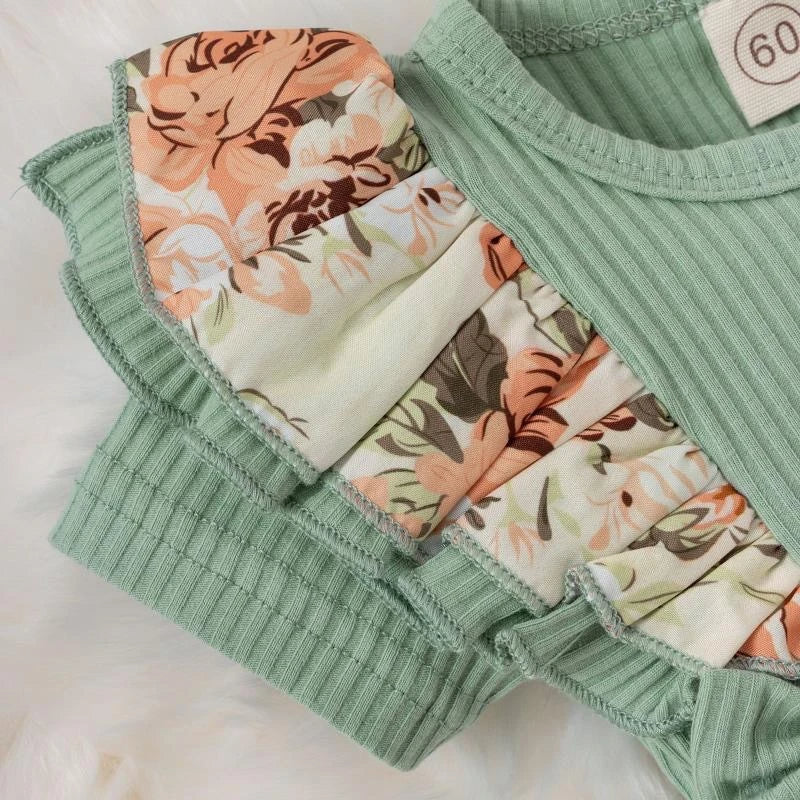 Zauberhafte Baby-Kleidchen-Sets für Mädchen