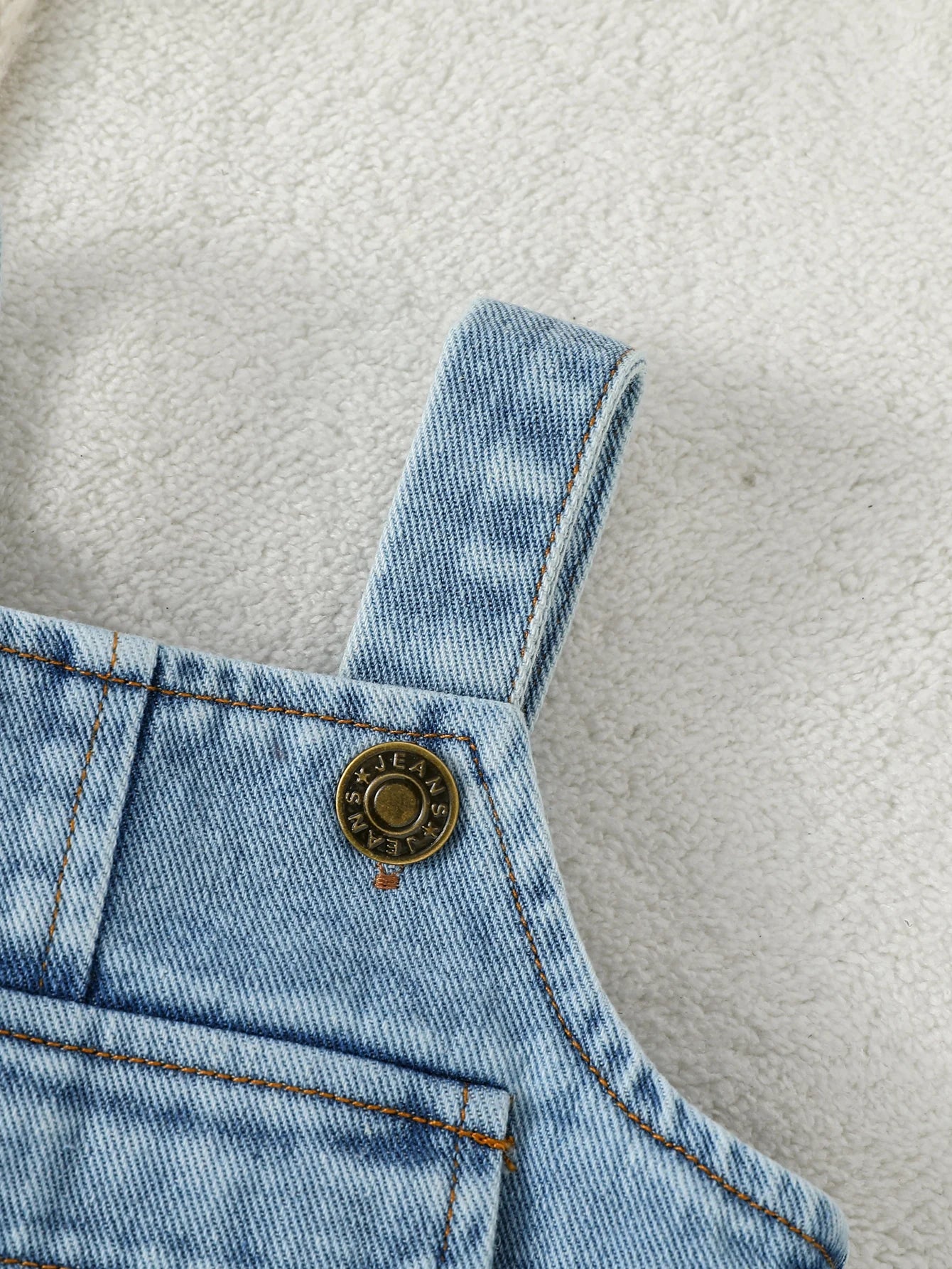 Liebevolle Latzhose "I ❤️ Mama" – Für die Kleinsten mit Stil