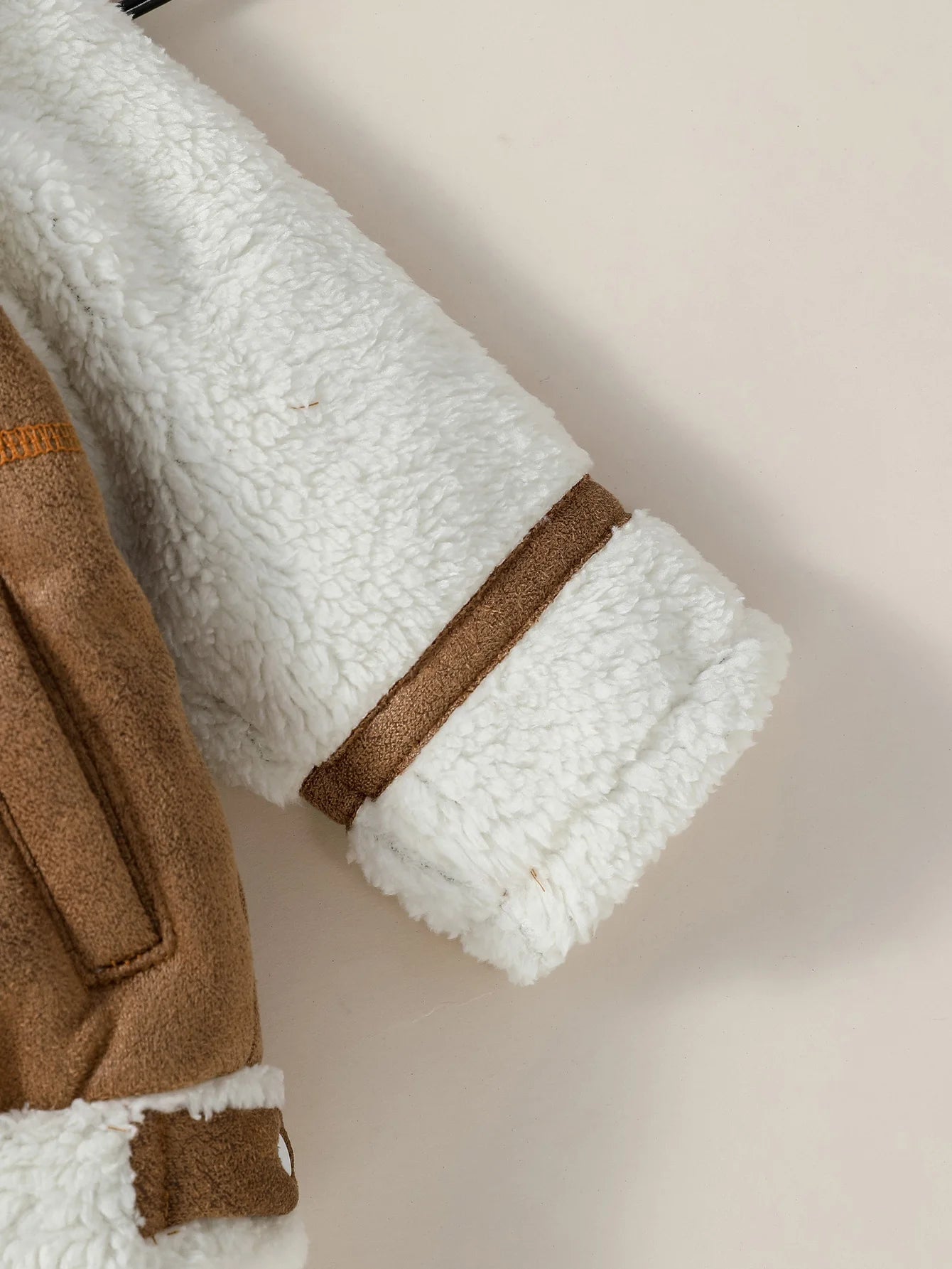 Kuschelige Abenteuerjacke für kleine Entdecker