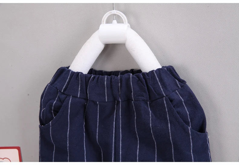 Stylisches 3-teiliges Outfit für kleine Jungs – Weste, Hemd & Shorts