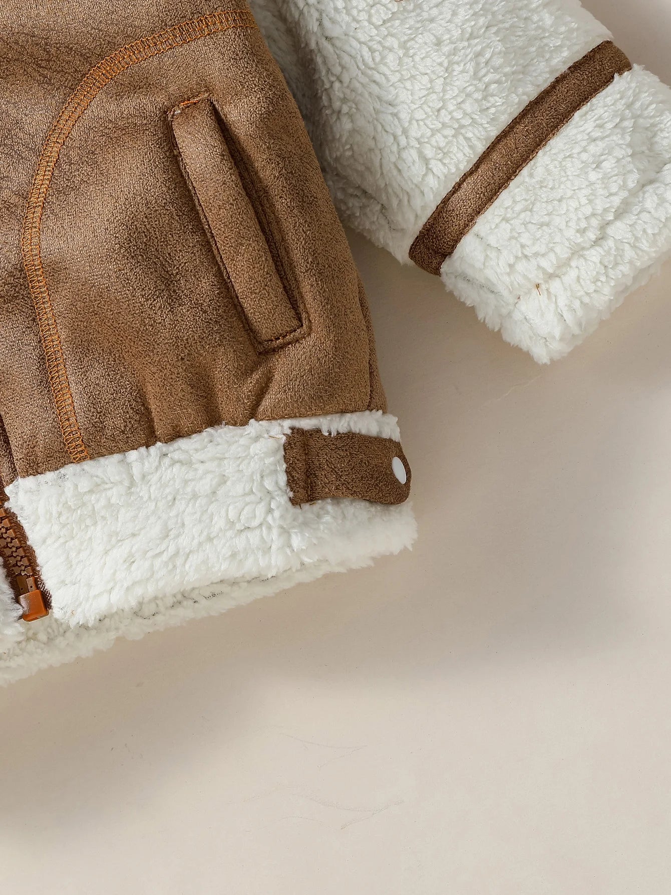 Kuschelige Abenteuerjacke für kleine Entdecker