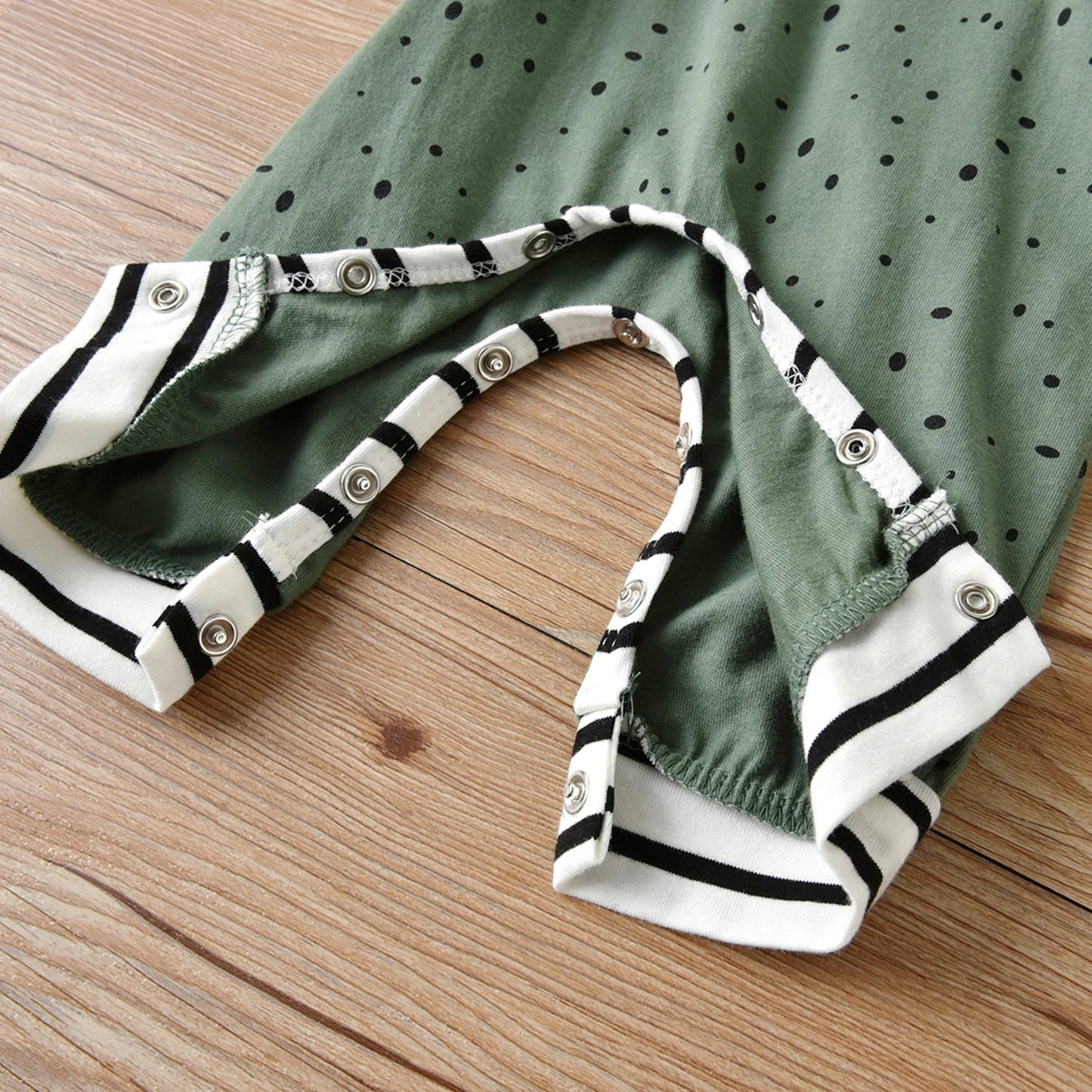 Kuschelweicher Bären-Strampler mit Kapuze