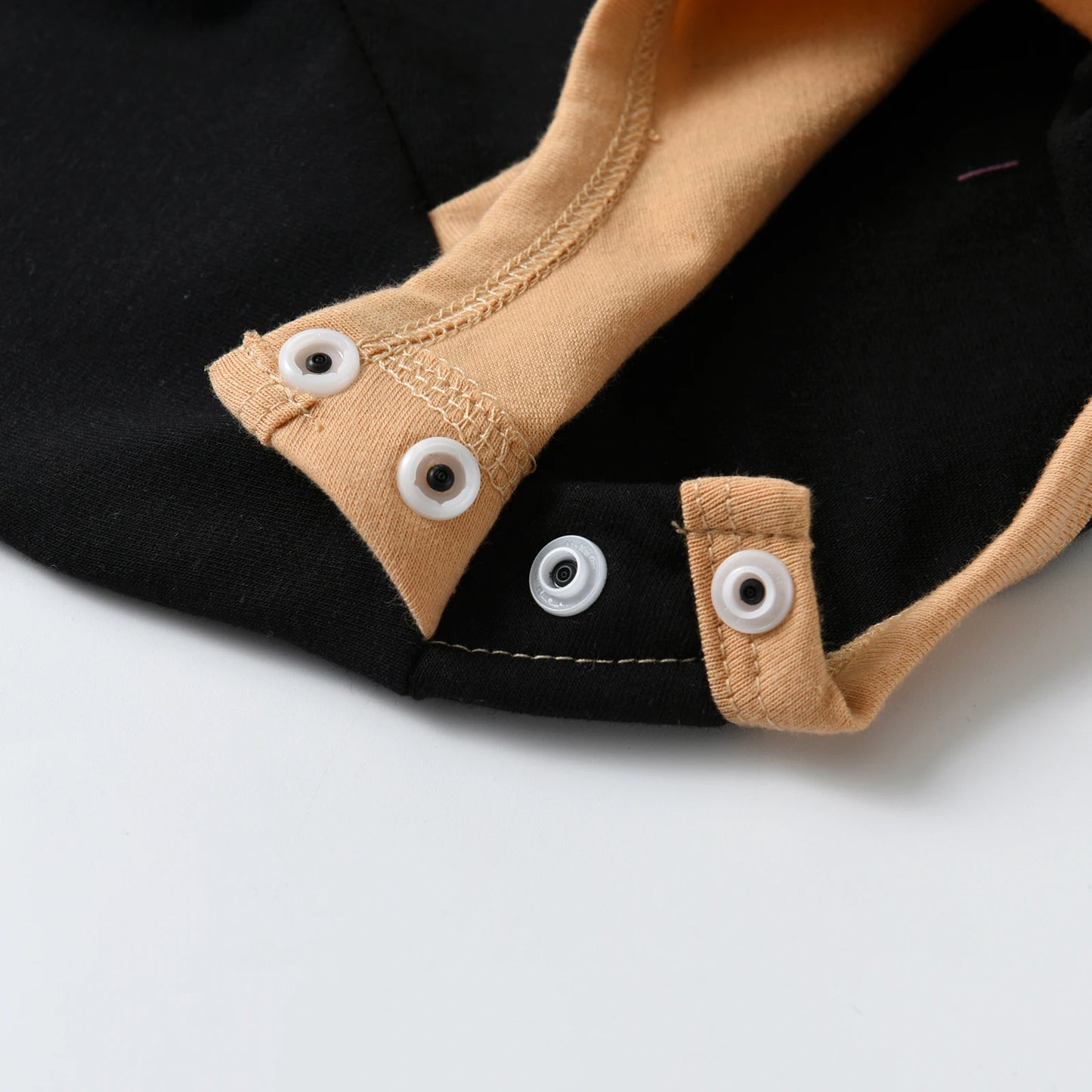 Kuschelweiche Baby-Strampler-Kollektion von Modern Kid