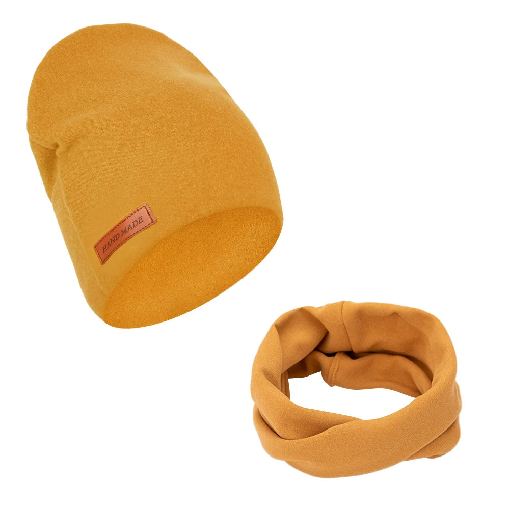 Handgemachtes Set aus Mütze & Halstuch für Kinder