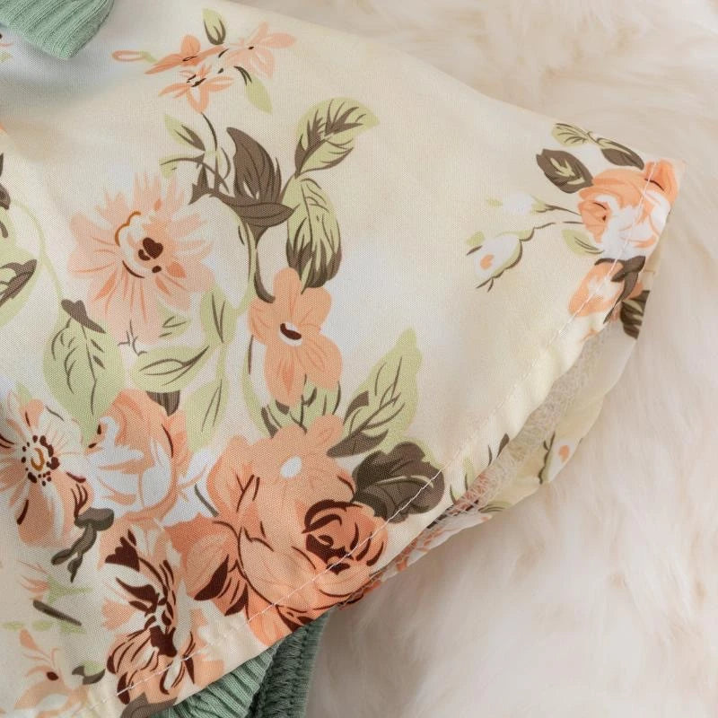 Zauberhafte Baby-Kleidchen-Sets für Mädchen