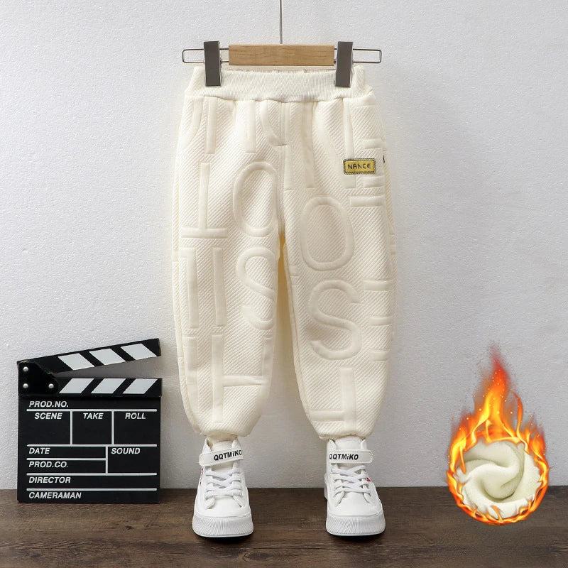 Kuschelige Kinder-Winterjogger – Wärme und Stil für die Kleinen