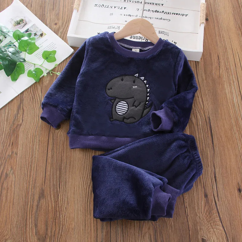 Kuscheliger Tiertraum: Flauschiger Kinder-Pyjama von Modern Kid