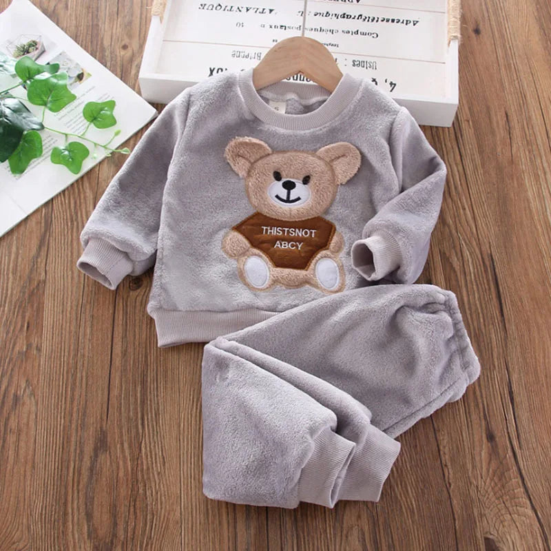 Kuscheliger Bären-Pyjama für Kinder – Komfort und Stil vereint