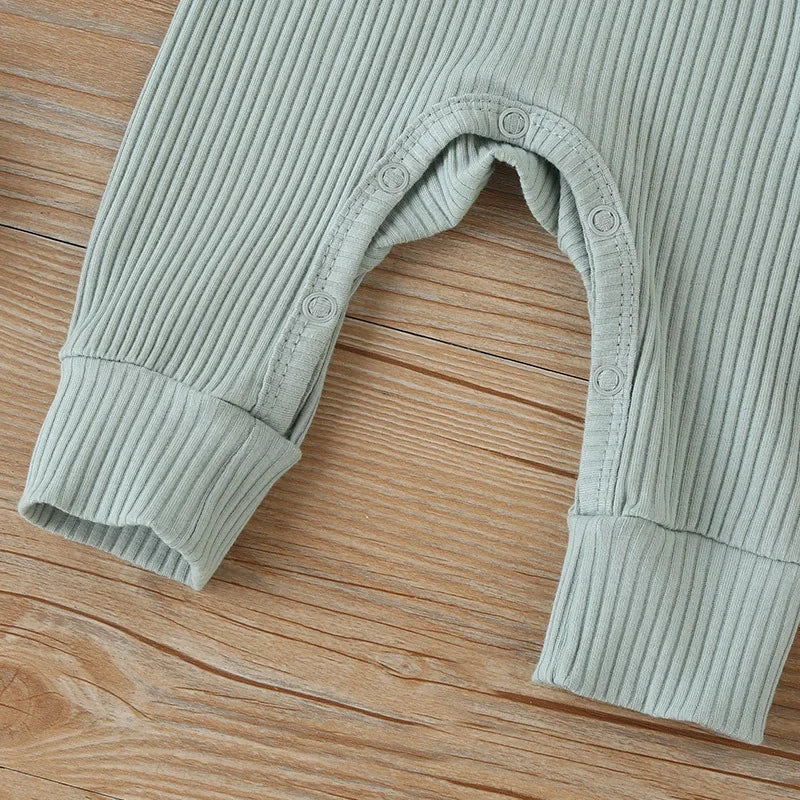 Kuschelweicher Baby-Strampler "Träumeland" – Für kleine Entdecker und Träumer