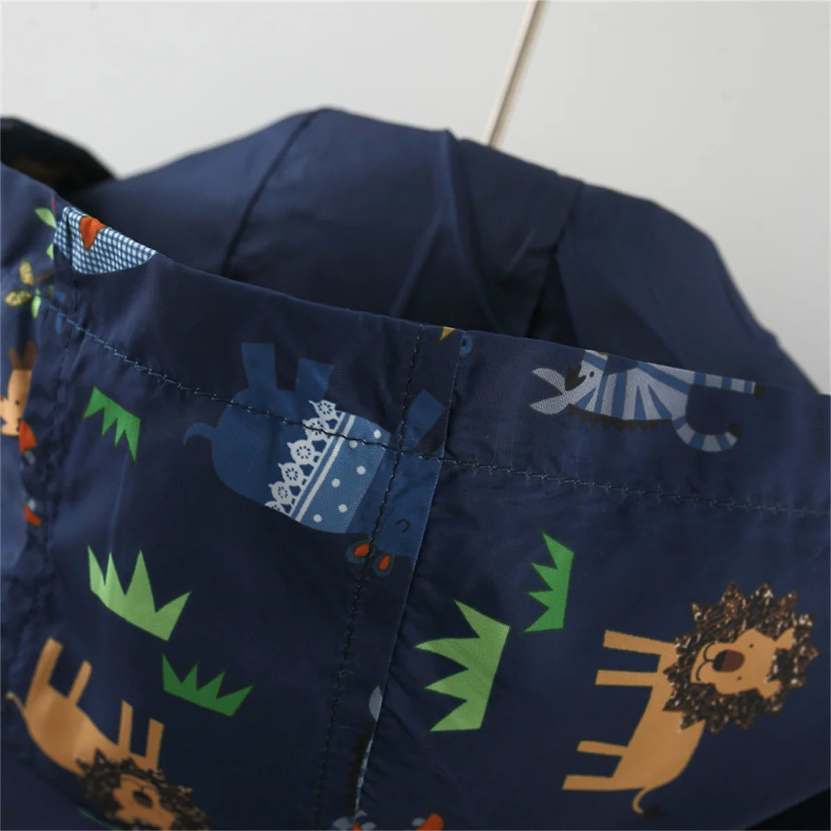 Kinder-Regenjacke mit Tiermotiven