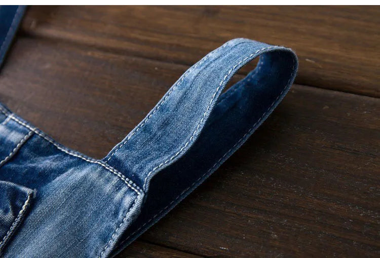 Mädchen Jeans-Latzhose mit Schmetterlingsstickerei
