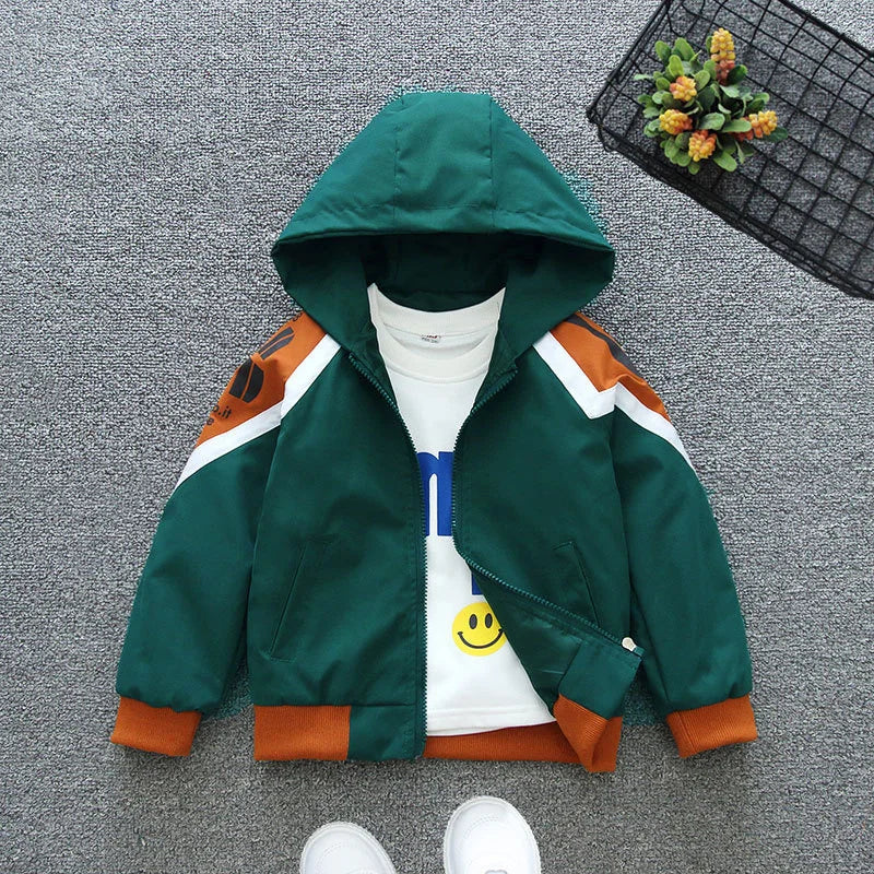 Stylische Kinderjacke mit Kapuze