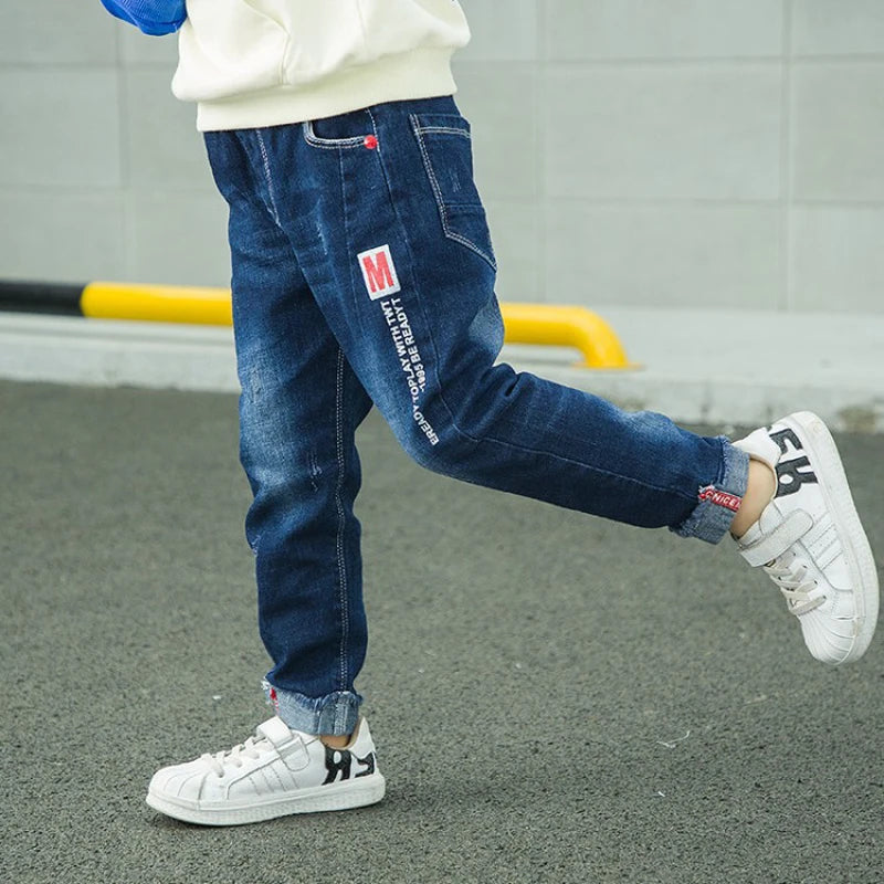 Stylische Kinderjeans
