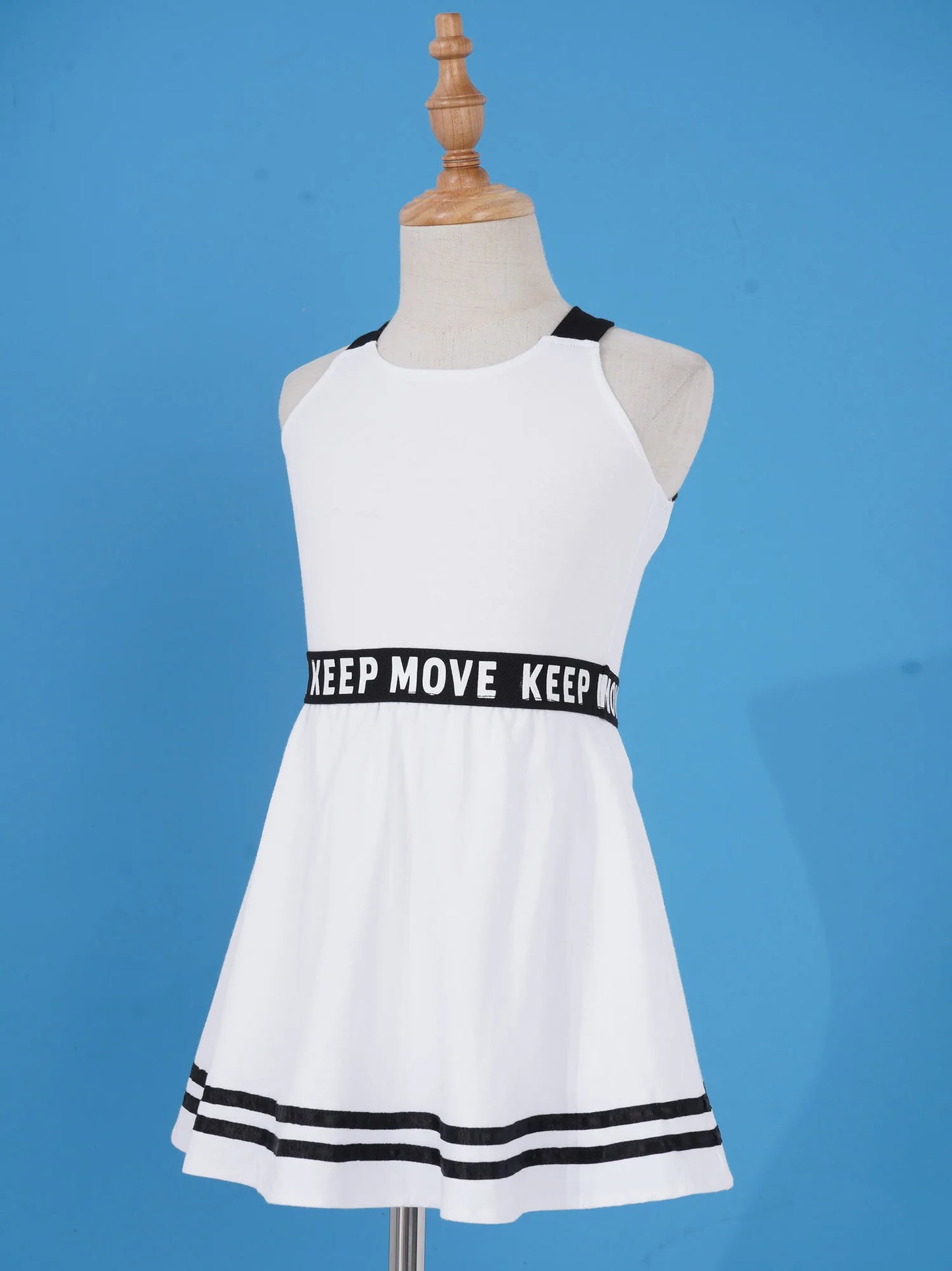 Sportliches Mädchen-Tanzkleid mit Shorts