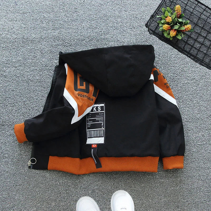 Stylische Kinderjacke mit Kapuze