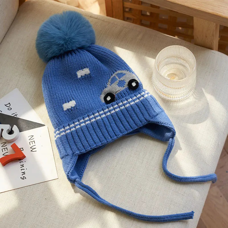 Kinder-Wintermütze mit niedlichem Auto-Design und Bommel