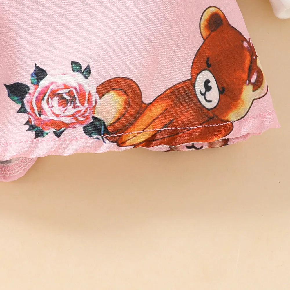 Niedliches Baby-Kleid mit Bärenmotiv