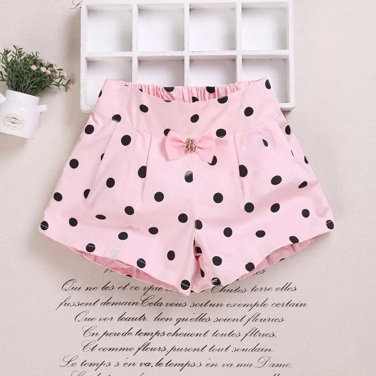 Zauberhafte Mädchen-Shorts mit Herzmuster und Schleifendetail