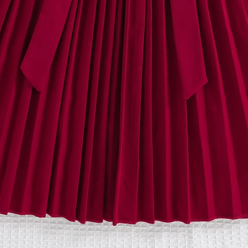 Elegantes Mädchenkleid mit Plisseerock