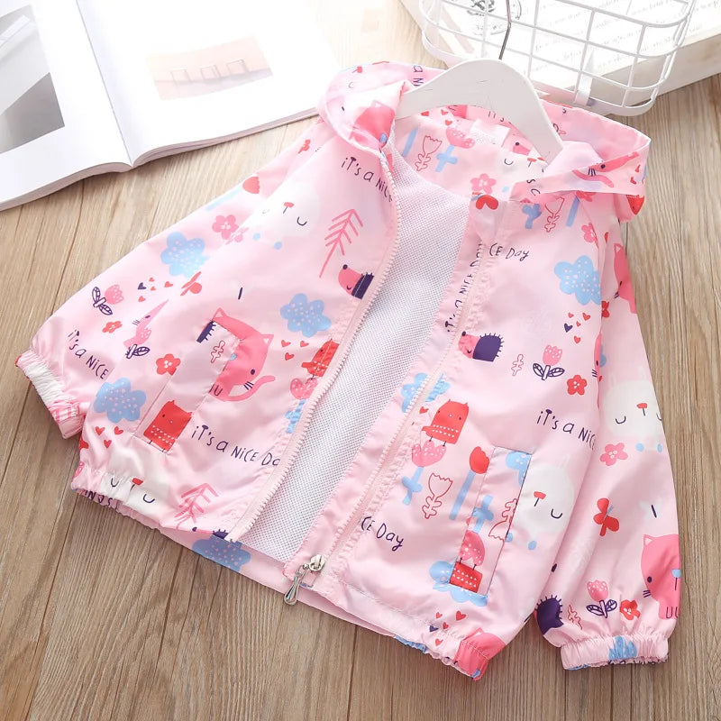 Regenjacke / Übergangsjacke für Mädchen mit Kapuze / Wind- und Wasserabweisend