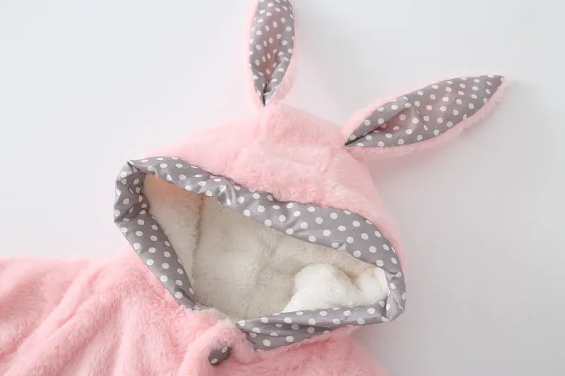 Kuschelige Hasen-Kapuzenjacke für Babys
