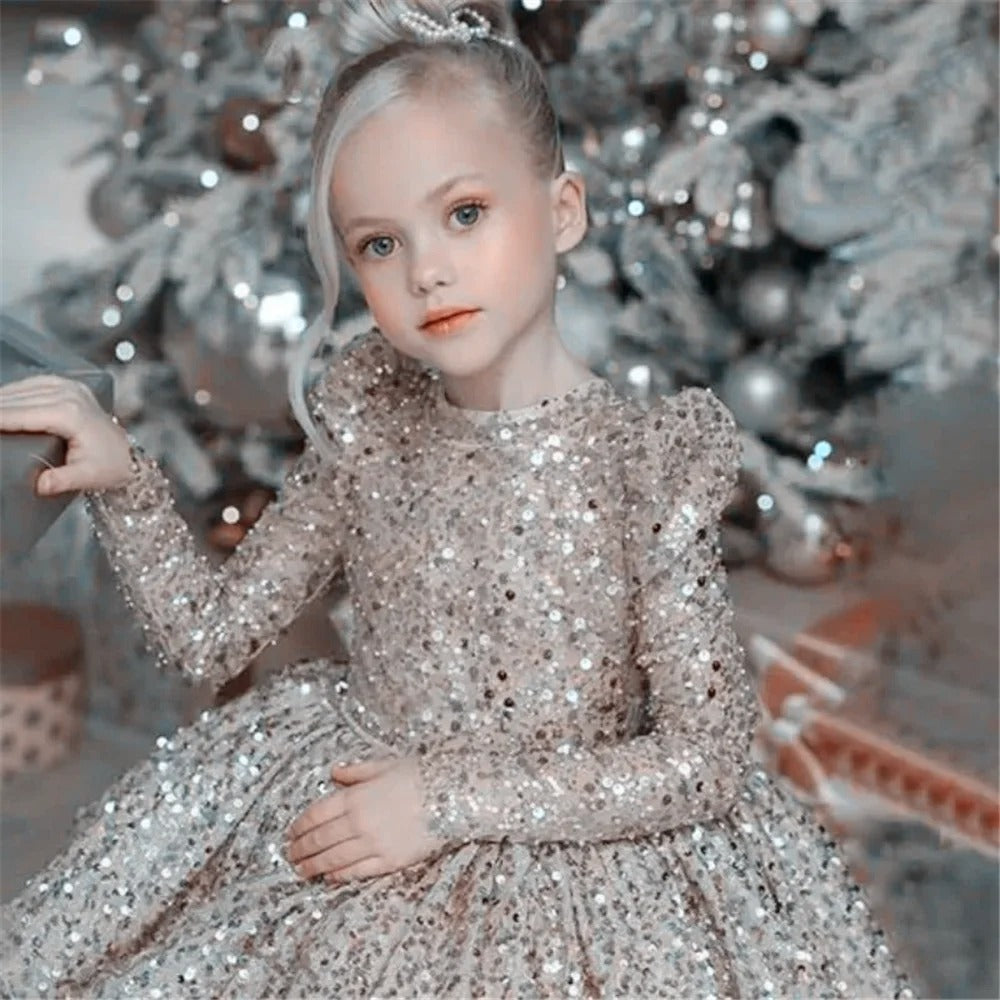 Glitzerndes Festkleid mit Pailletten & Schleife