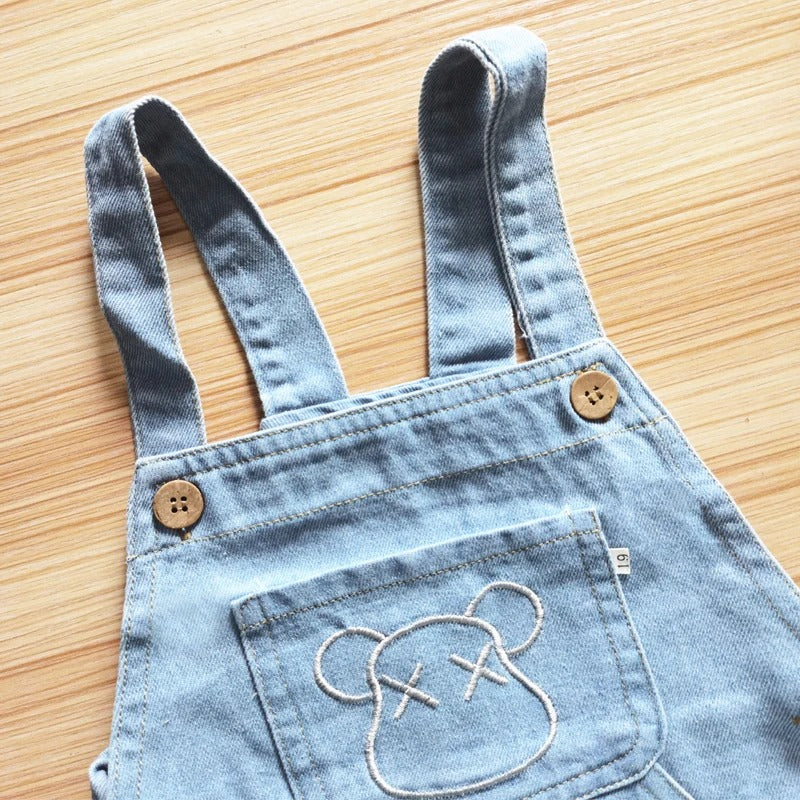 Kinder Jeans Latzhose mit Bären-Stickerei