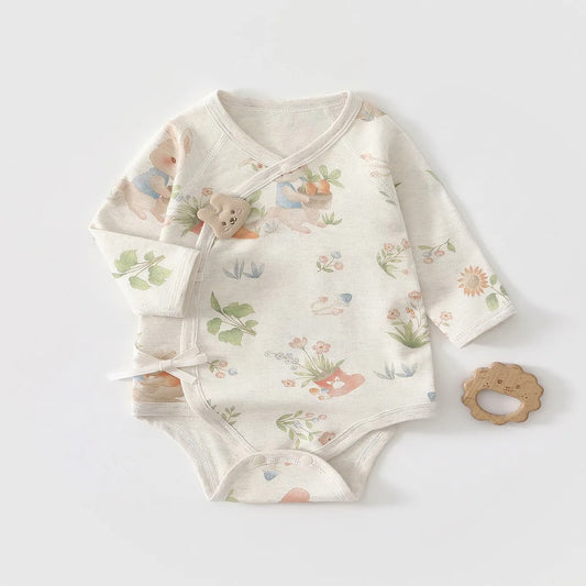 Wickelbody für Babys – weicher Langarm Babybody mit liebevollen Illustrationen