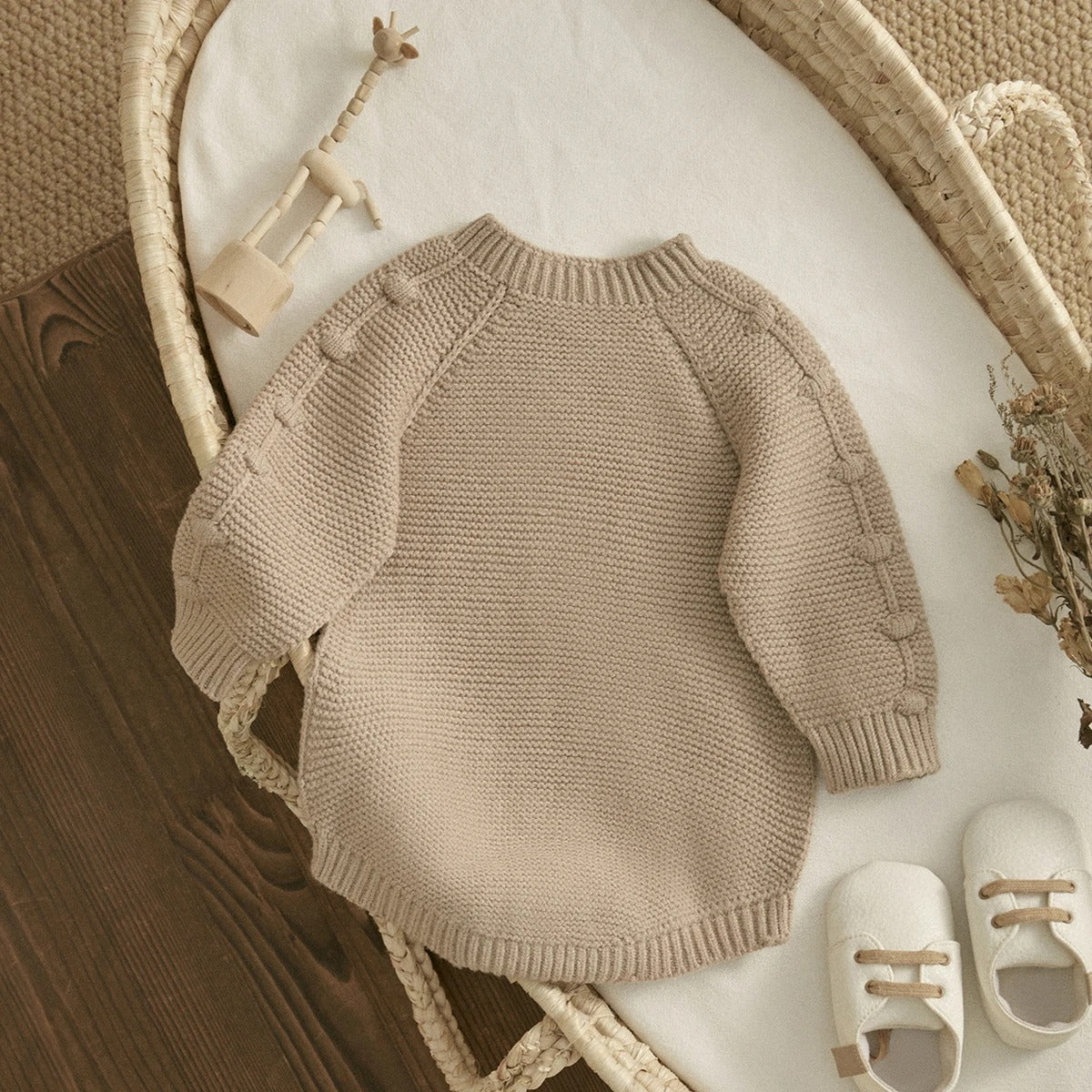 Gestrickter Baby Body aus Baumwollmischung – Langarm Strickbody