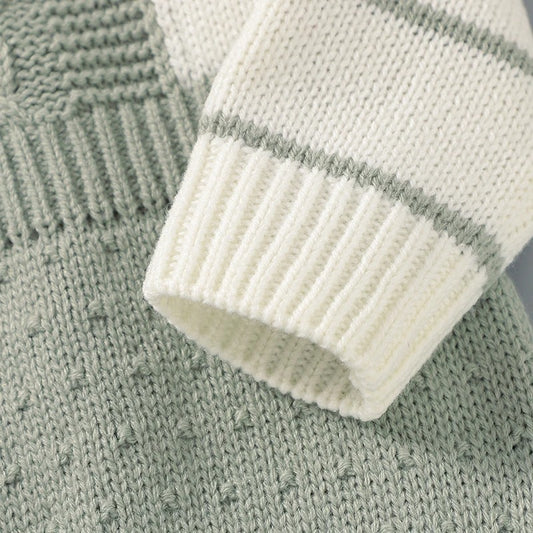 Baby Strickbody mit Hosenträger-Design – weicher Langarm Body für Babys