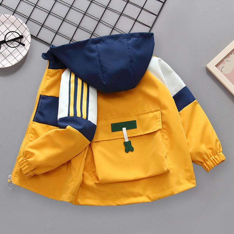 Stylische Jungen-Jacke mit Kapuze – wasserabweisend & praktisch