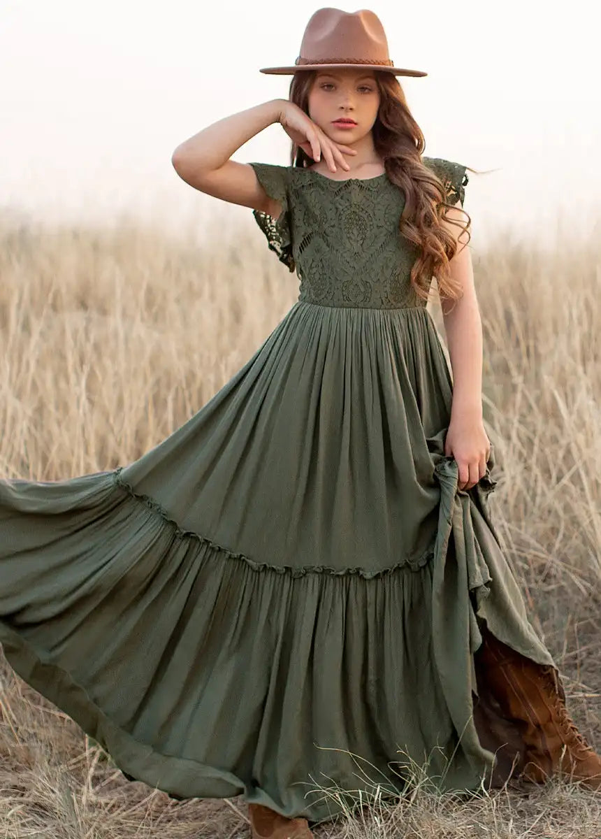 Langes Sommerkleid für Mädchen in zarten Farben