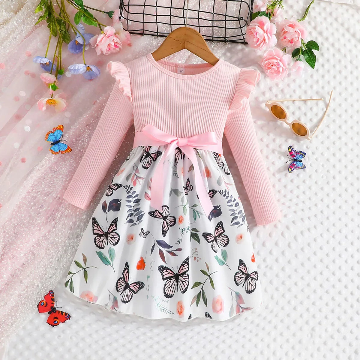 Schmetterlingstraum Kleid – Ein Hauch von Magie für kleine Entdeckerinnen