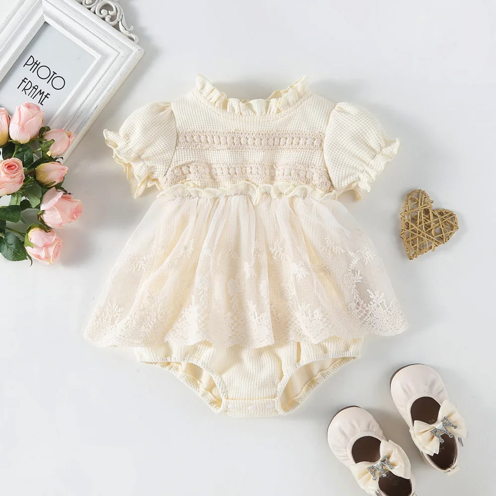Zauberhaftes Baby-Mädchen Kleid „Lia“ mit Spitze