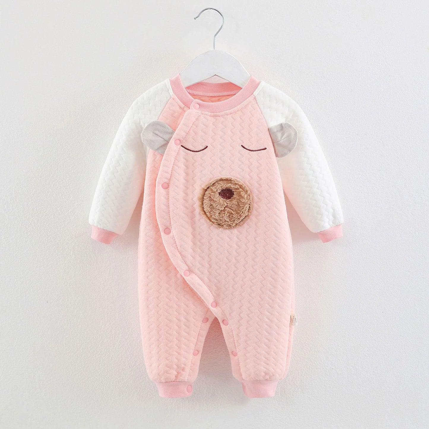 Kuschelweicher Baby-Strampler von Modern Kid